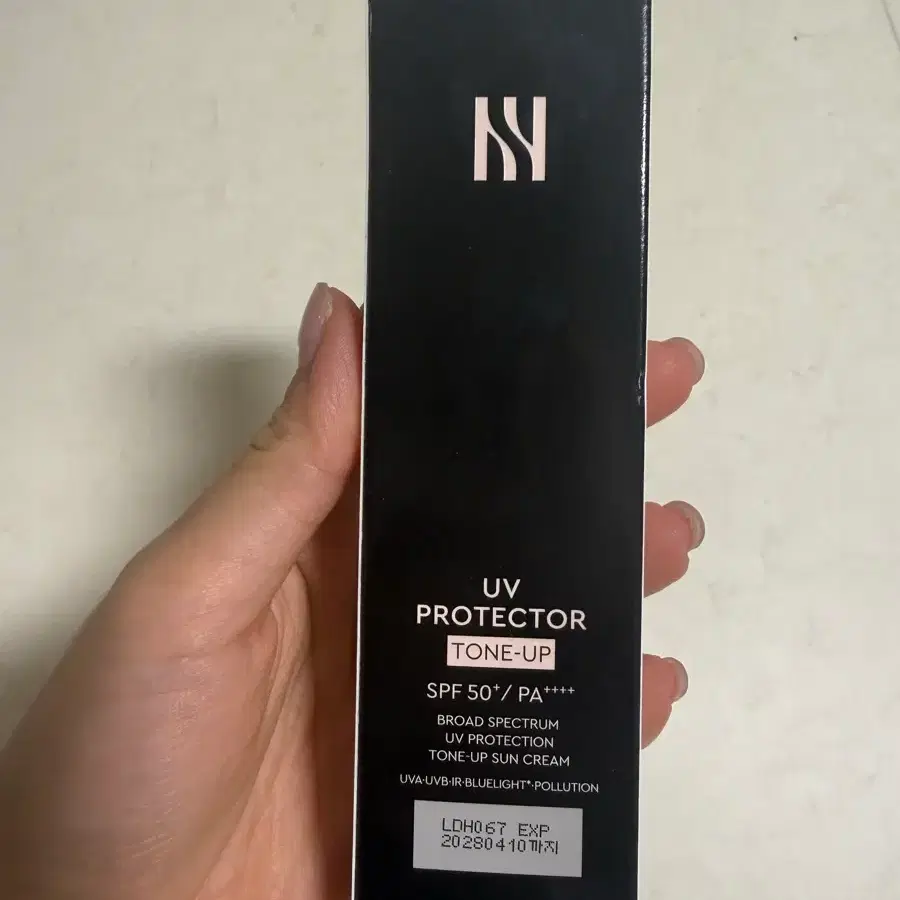 N UV 프로텍터 톤업 선크림 SPF50+