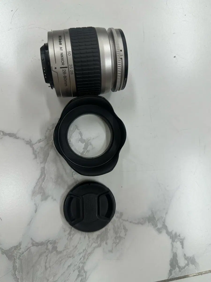 가성비 니콘 Nikon AF 28-80mm F3.3-5.6G 실버 카메라렌즈 58mm UV 필터 후드 포함 풀세트 시세 반영 상태 양호 팝니다