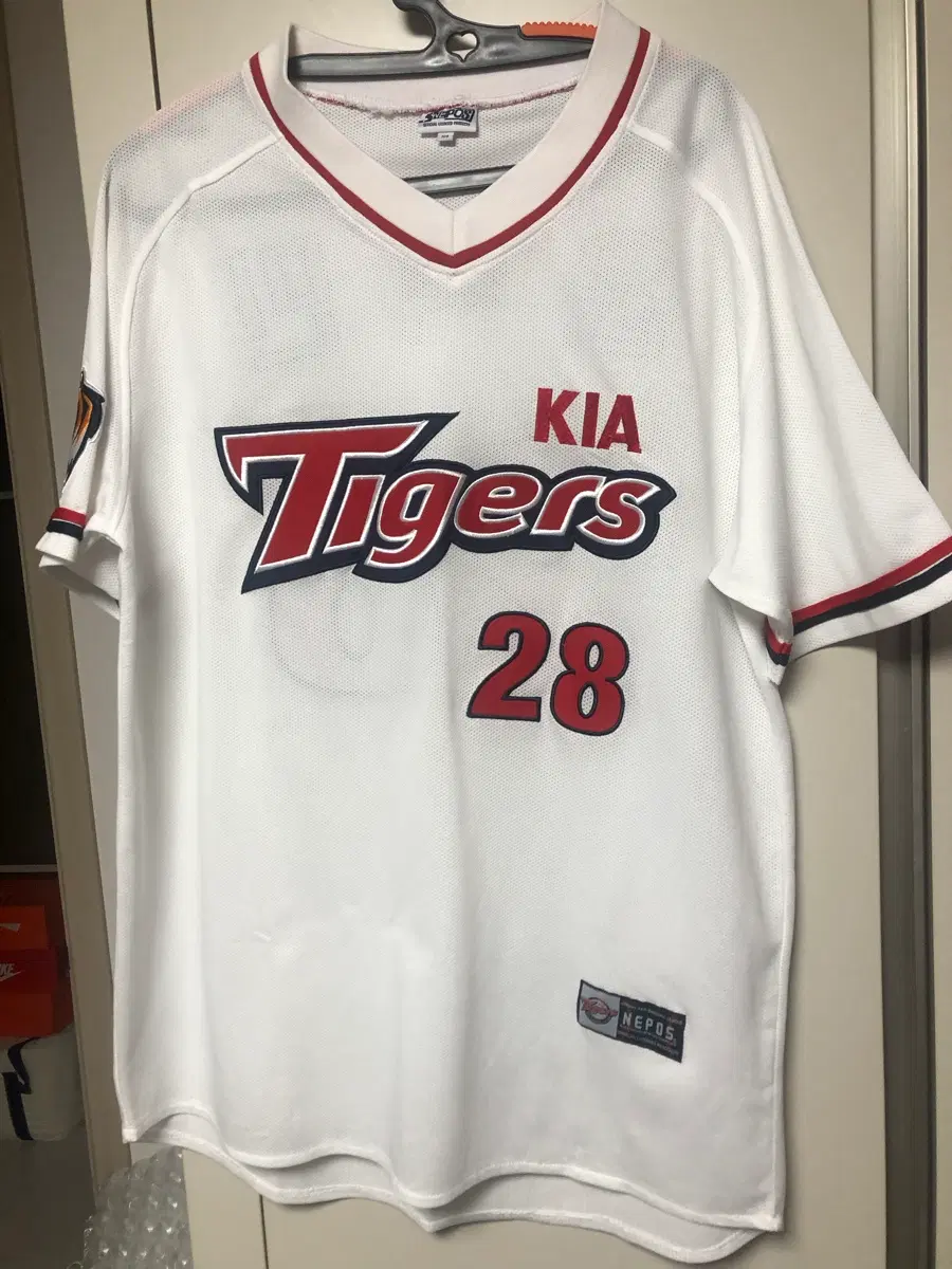KIA 타이거즈 유니폼 28번 윤석민 105 사이즈