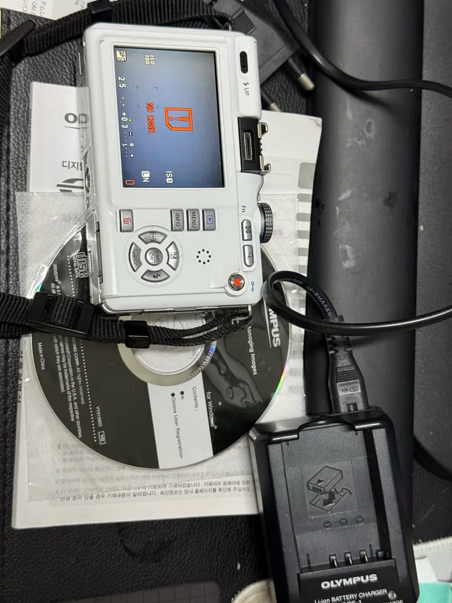 올림푸스 PEN E-PL1 화이트 카메라