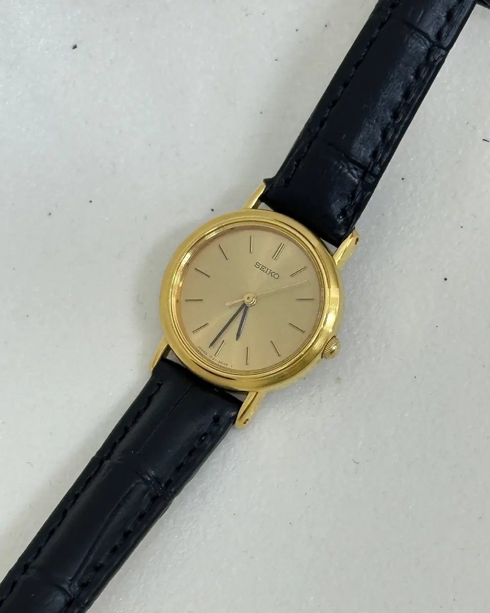 seiko / 세이코 라운드 골드 썬레이 다이얼 시계
