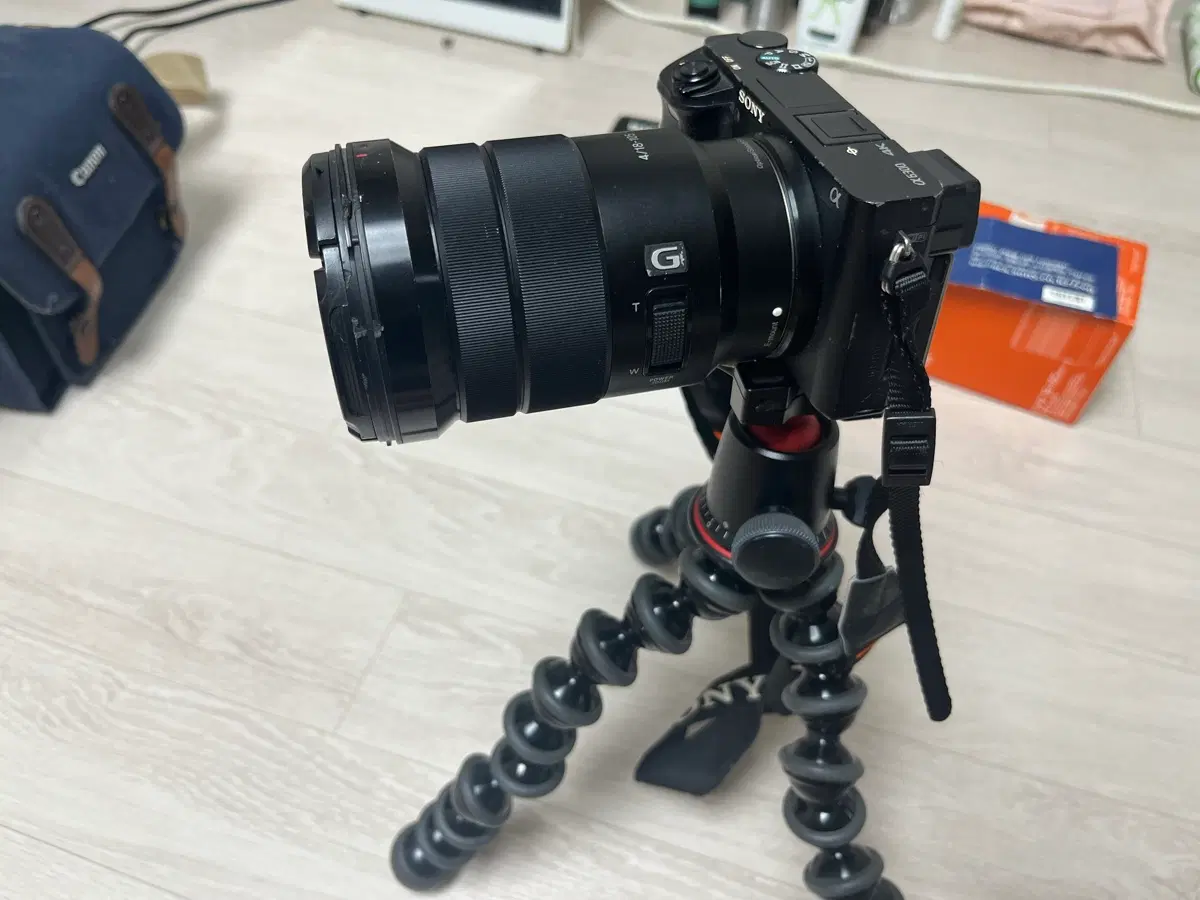 소니 A6300 + 18-105 렌즈 + 고릴라포드/배터리2개 풀세트