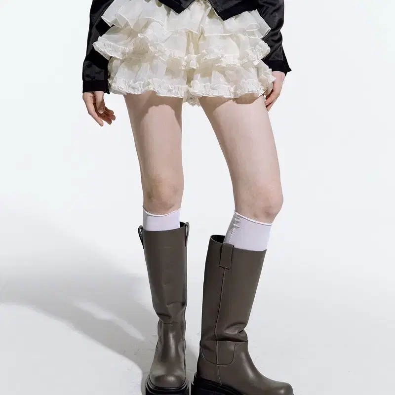 러프넥 TUTU PANTS SKIRT CREAM