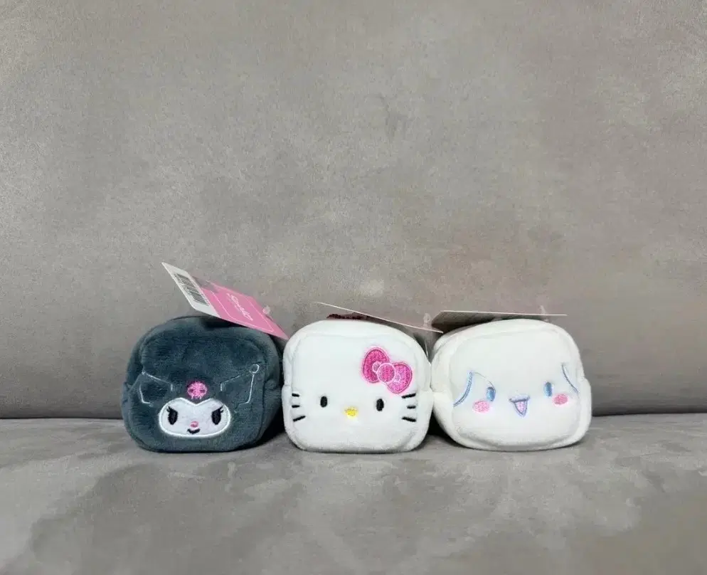 정품 산리오 쿠로미 키티 시나모롤 미니스퀘어 파우치 키링 인형