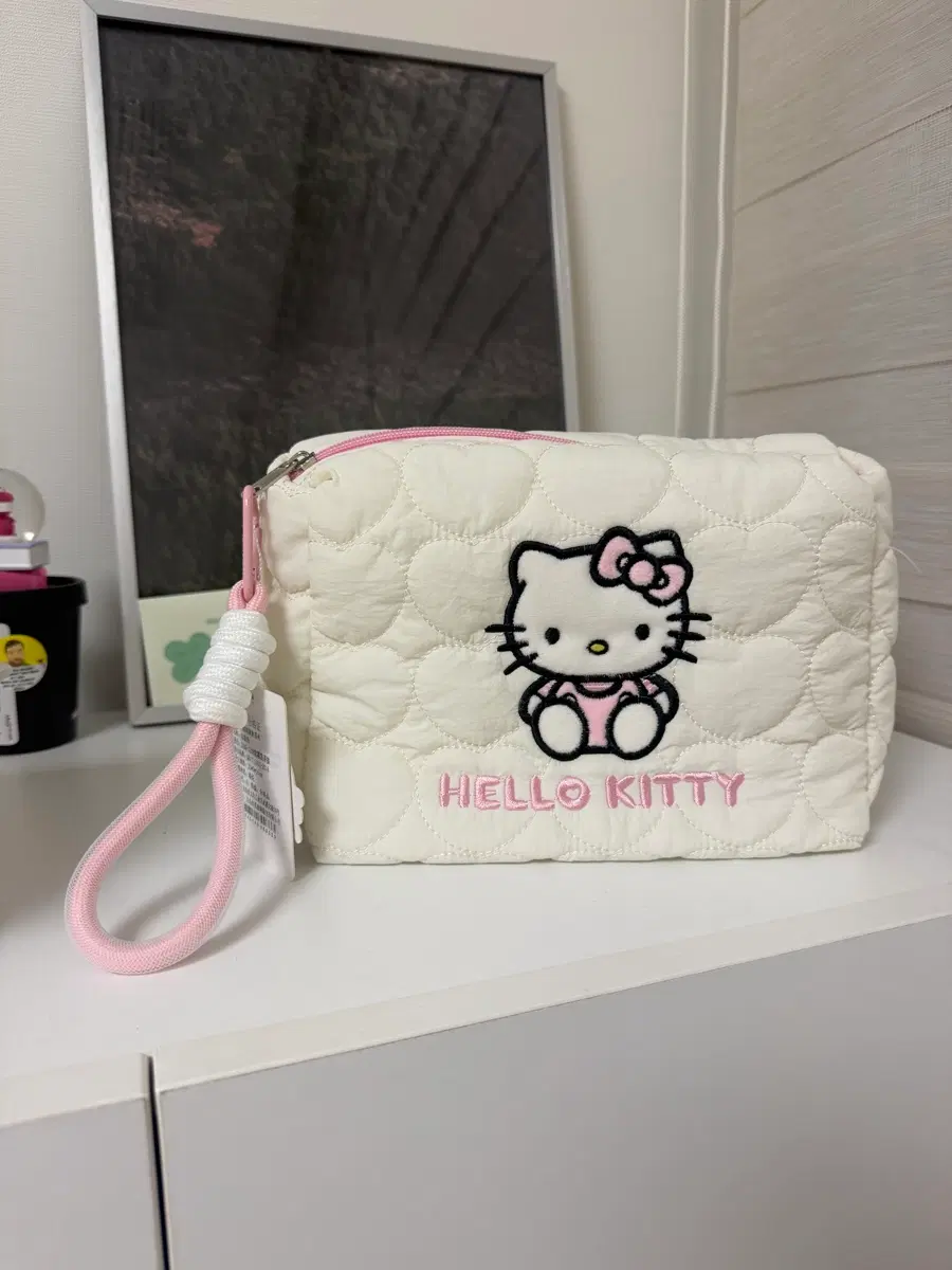 산리오 키티 파우치