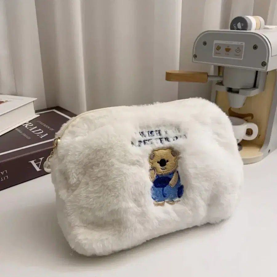 코알라 화장품 밍크 퍼 파우치 화이트
