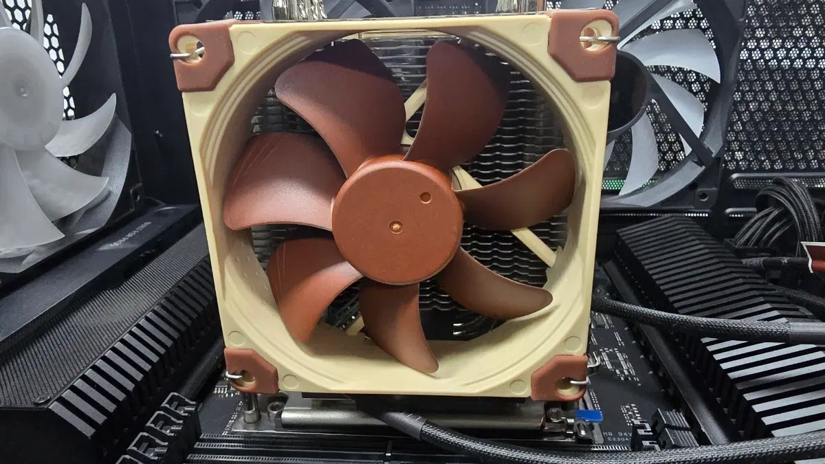 녹투아 NH-U9 TR4-SP3 CPU 쿨러 스레드리퍼 에픽 sTRX4 TR4 SP3 지원