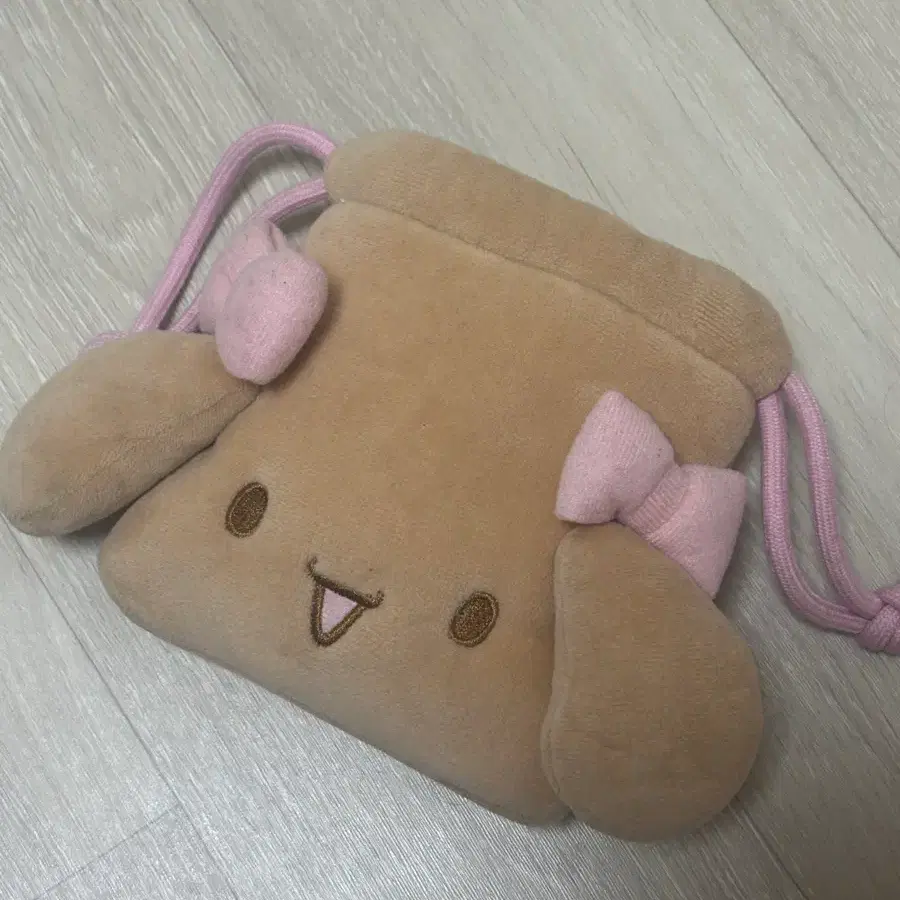미쟝센 모카 파우치 판매 양도
