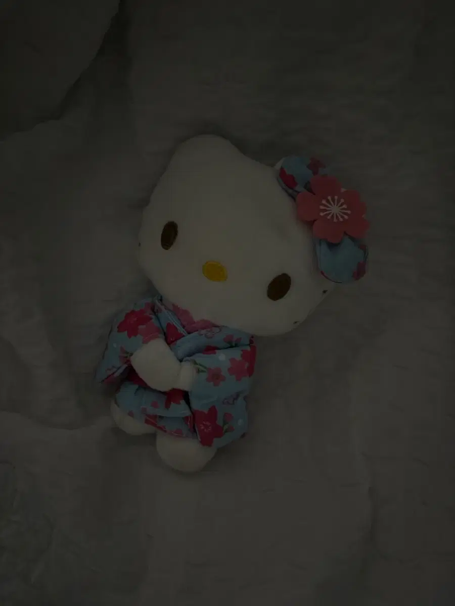 산리오 헬로키티 벚꽃 기모노 인형
