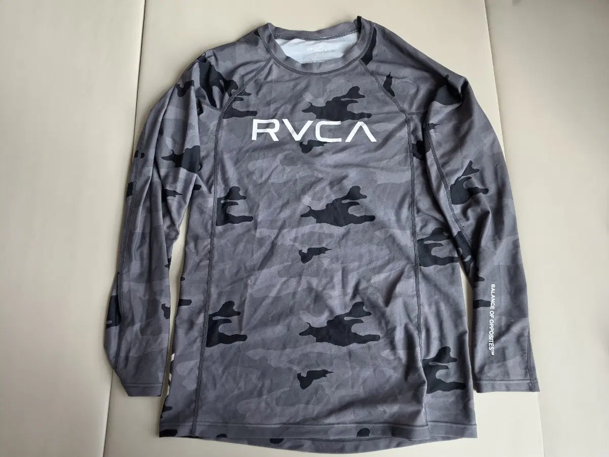 RVCA 주짓수 래쉬가드 XL