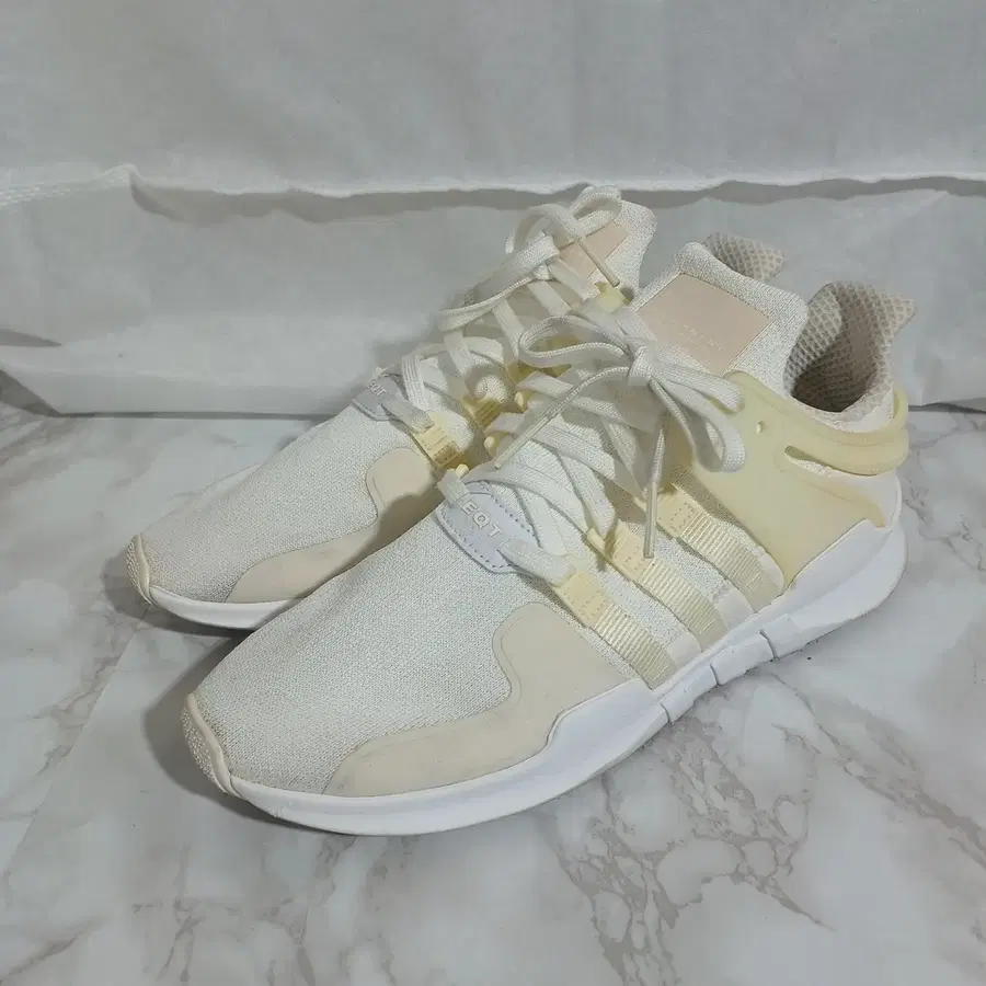 아디다스 EQT 서포트 ADV 남성 운동화 300 (26D647)