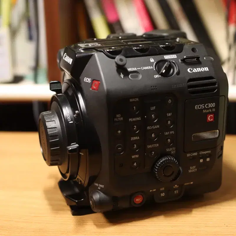 캐논 EOS C300 Mark III 4K 시네마 카메라