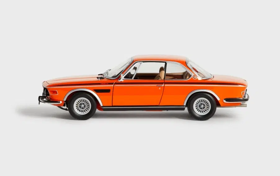 BMW x 키스 CSi 3.0 다이캐스트 1:18 잉카 오렌지 KITH
