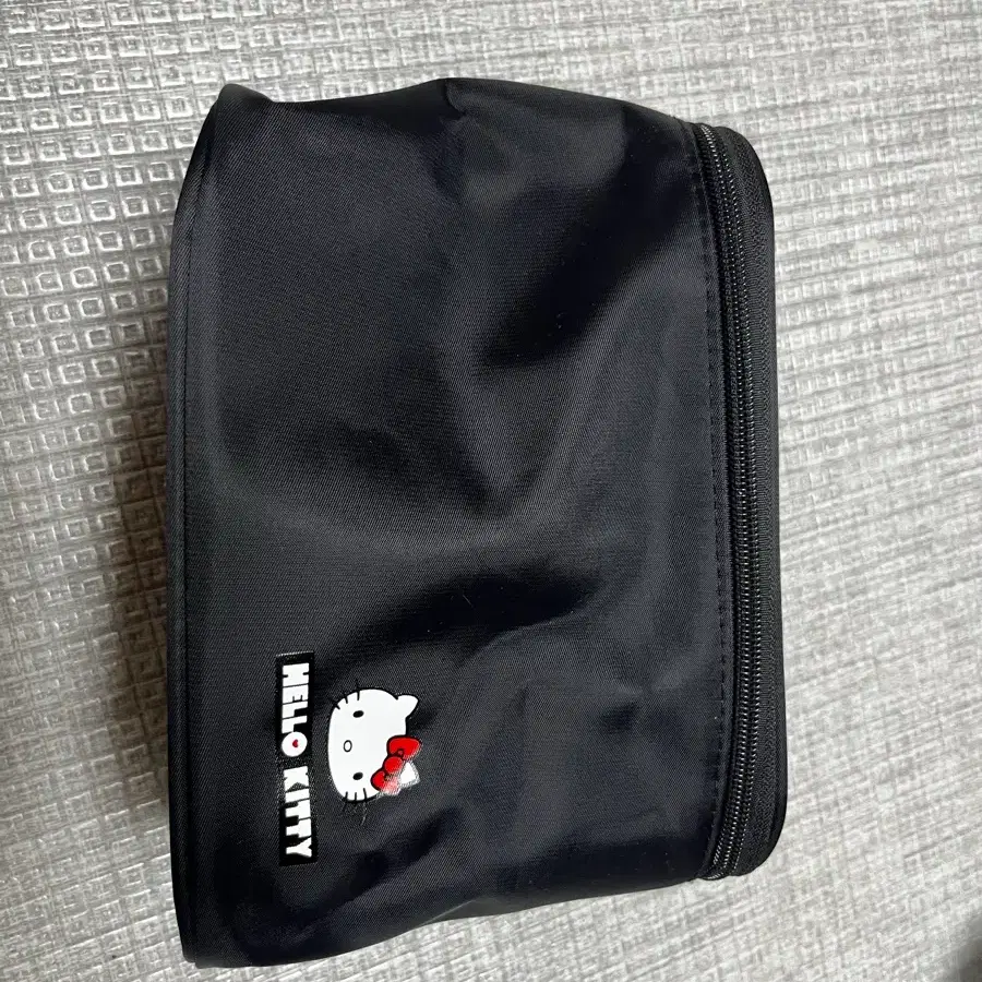 헬로키티 파우치 블랙 새상품