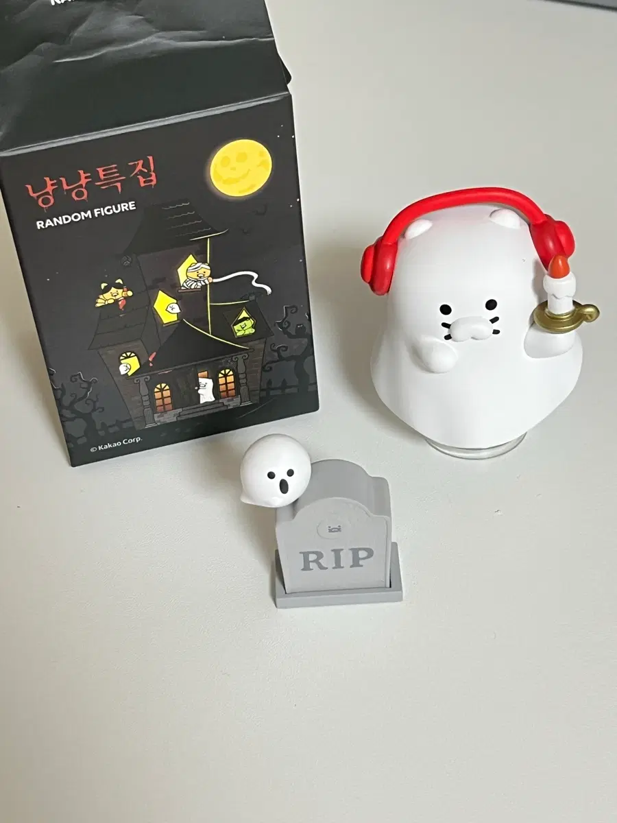 [가격고정] 카카오프렌즈 냥냥특집 고스트춘 춘식이 유령 피규어