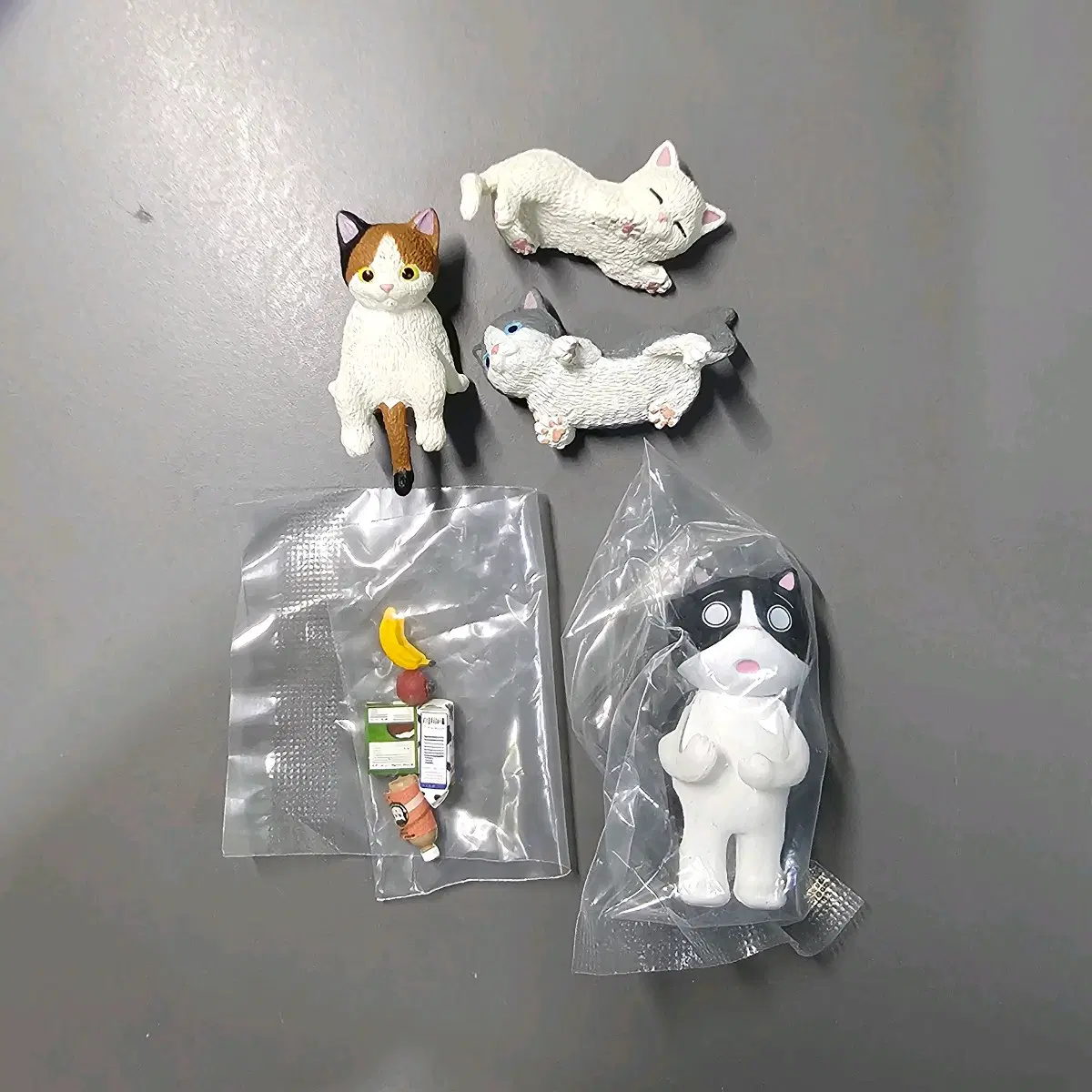 [가챠] 당황 고양이 + 고양이 모서리 피규어 가챠 3종 - 일괄