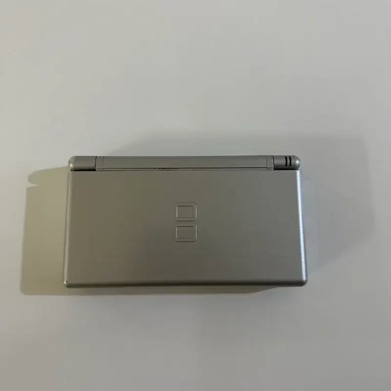 닌텐도 2DS Lite 실버 본체+칩