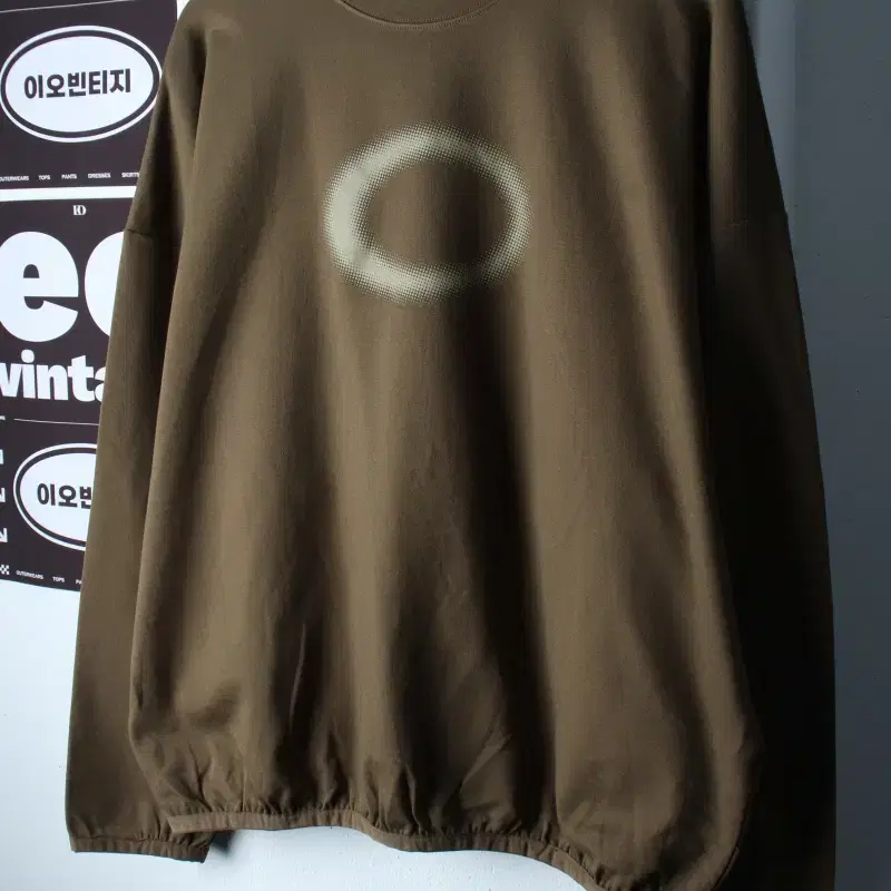 (L-2XL) 메아 맨투맨 티셔츠 그래픽 밴딩 카키 올드스쿨-H38057