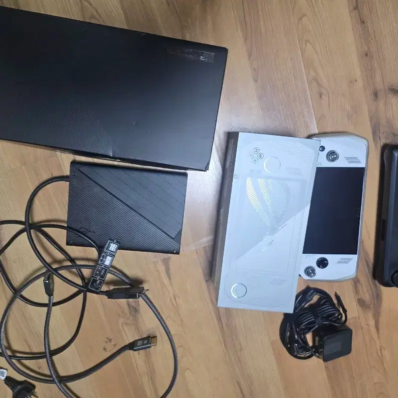 UMPC ASUS ROG Ally 백갈리(2TB, 74Wh) + XG Mobile rtx 3080 판매합니다