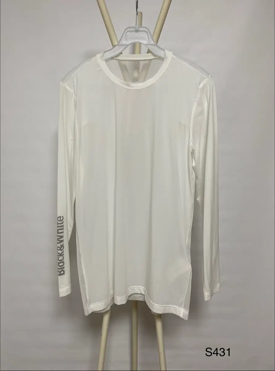 Black&White 블랙앤화이트 스포츠 나일론 혼방 긴팔 티셔츠 (M)