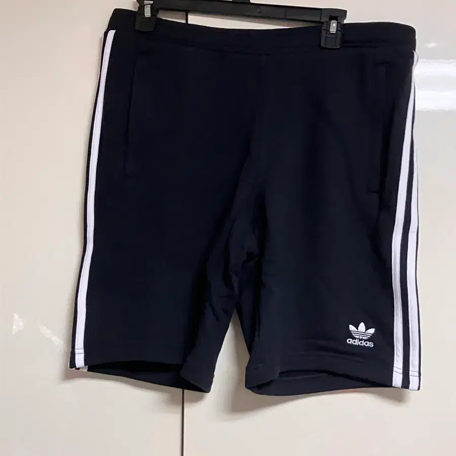아디다스 오리지널 반바지 XL