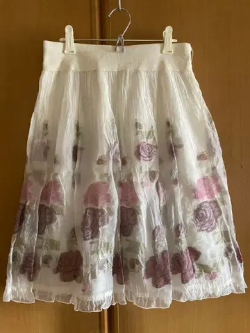 L'EST ROSE 꽃무늬 플레어 스커트 미사용 새상품