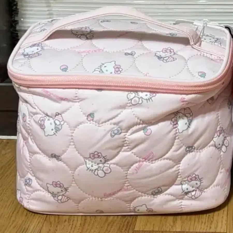 헬로키티 파우치 가방
