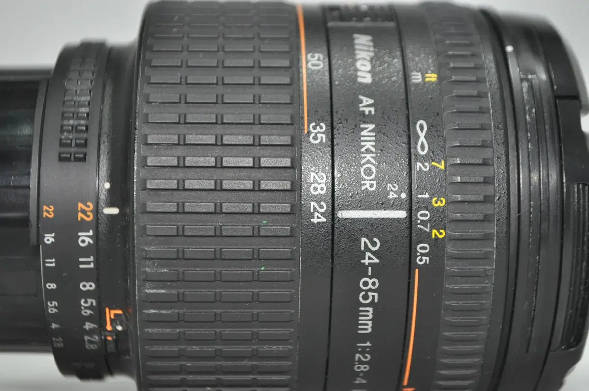 니콘AF24-85mm 1:2.8D