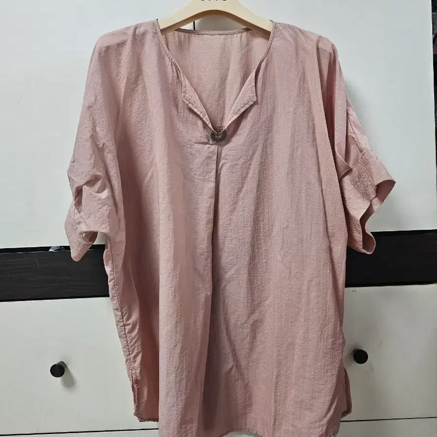 연핑크 버클 바스락 반팔 블라우스