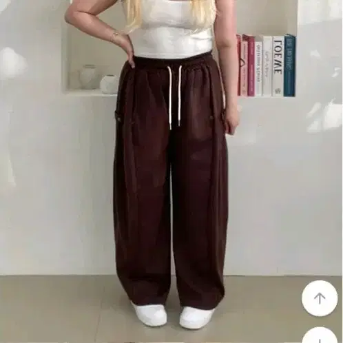에이블리 와이드 절개 핀턱 스냅 버튼 팬츠