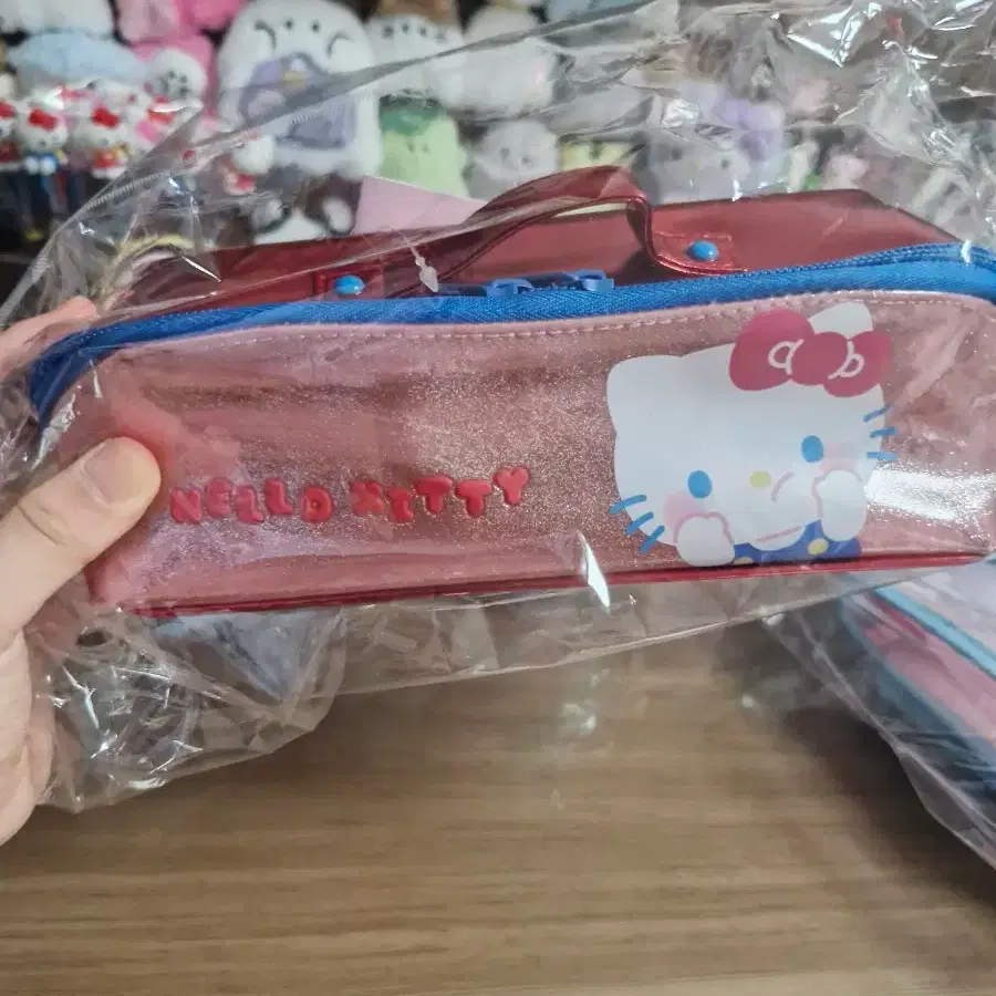 산리오 헬로키티 멀티파우치
