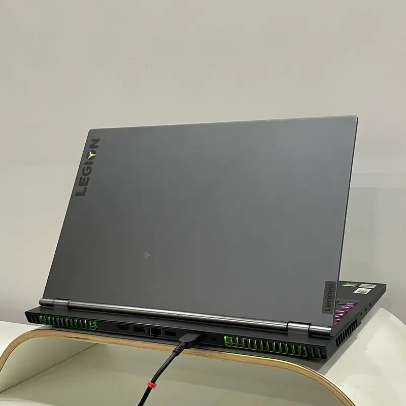 레노버 리전7 i7-10875H/32GB/RTX2060 게이밍노트북