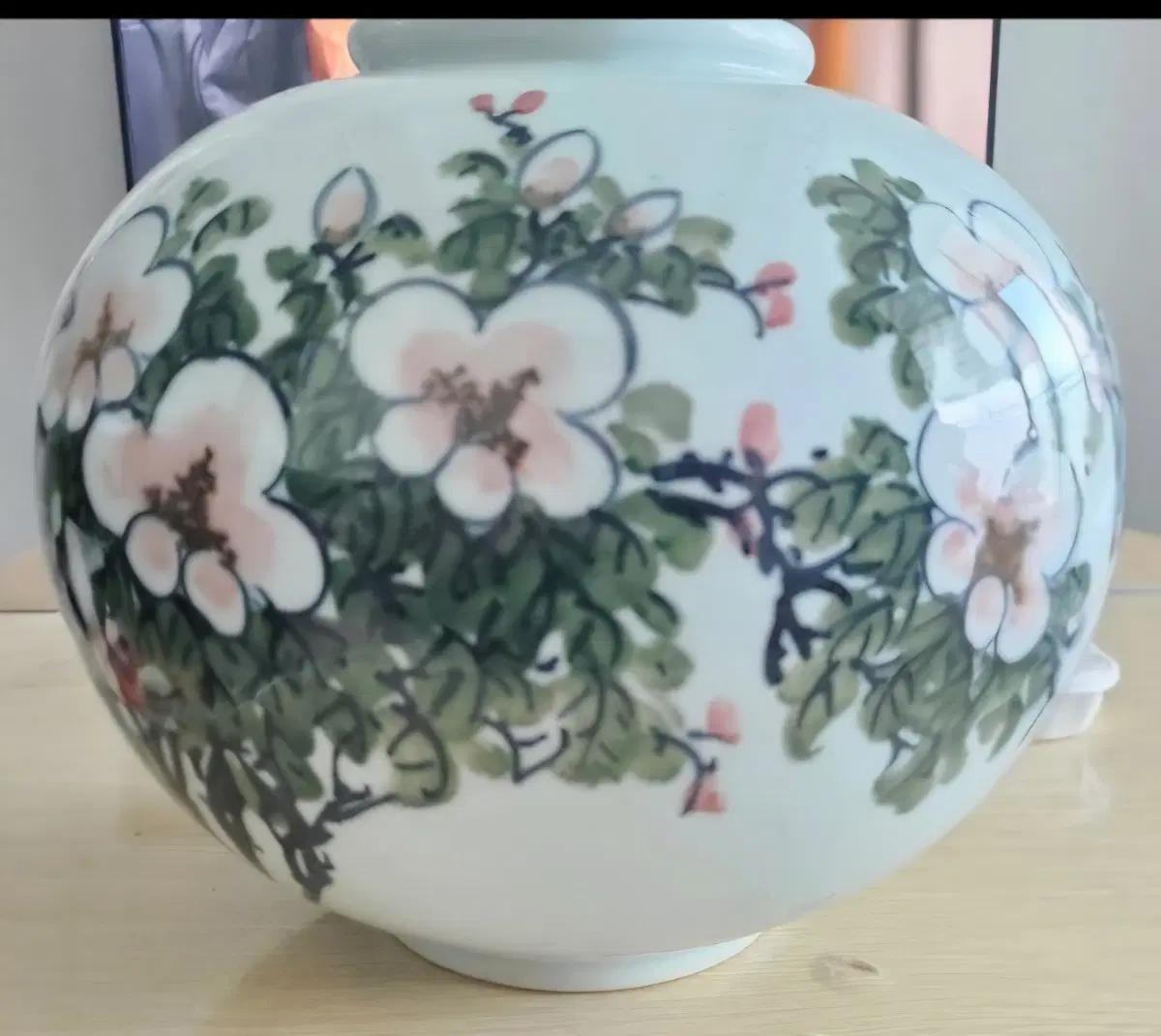 수곡 작가 꽃문양 항아리 판매합니다.