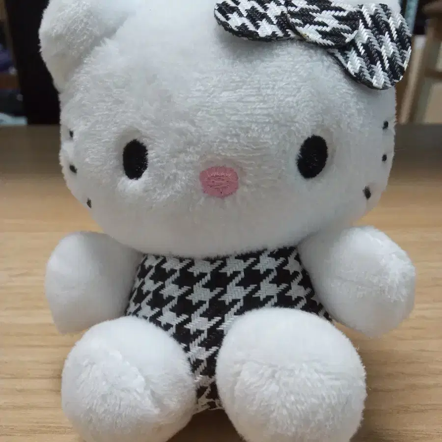 헬로키티 하운드체크 블랙