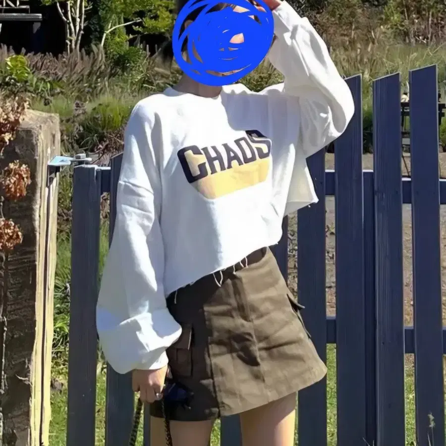 CHADS 크롭 맨투맨 쇼핑몰 정리 처분 새상품 에이블리 지그재그 존예 원가이하