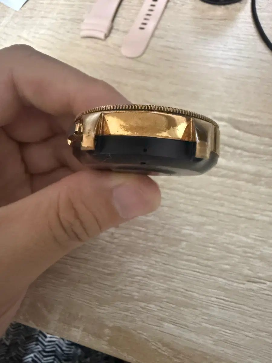 갤럭시 워치 로즈골드 본체 (42mm)+ 스트랩 + 충전 LTE 사용가능