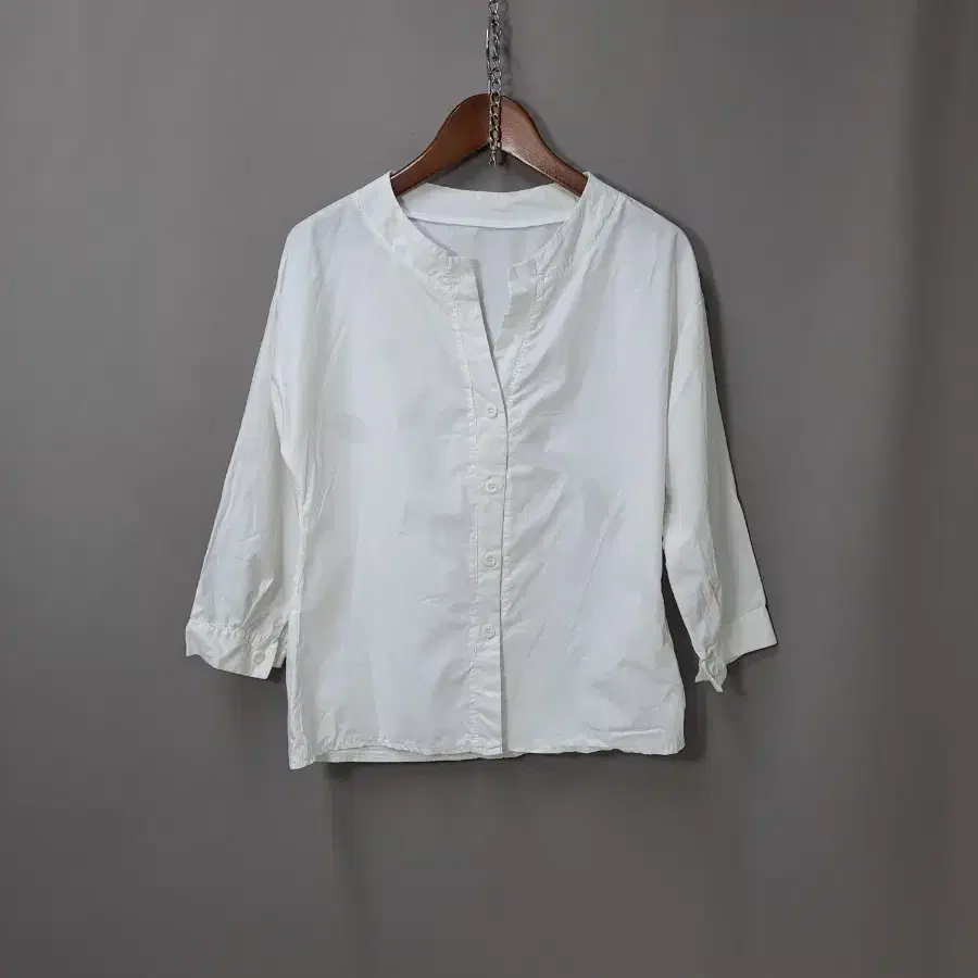 화이트 셔츠 깔끔 단정