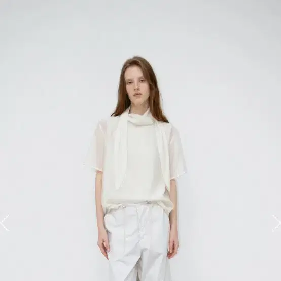모노하 플리츠 블라우스 아이보리 새상품