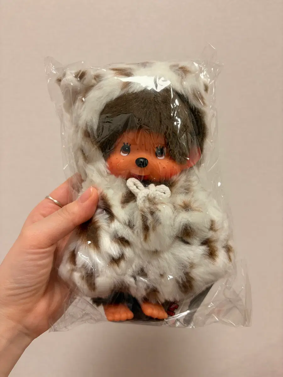 몬치치 레오파드 화이트 후드 인형
