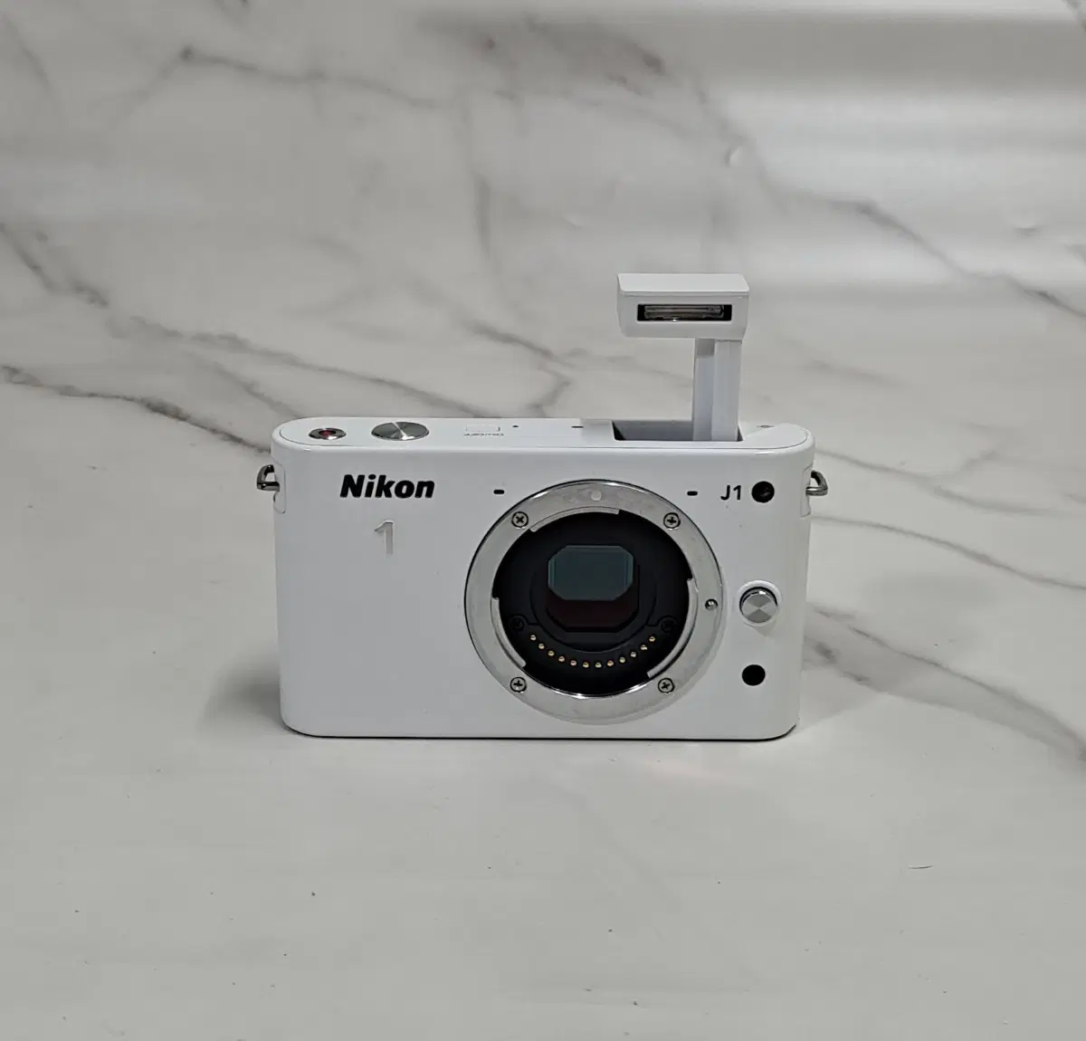 상태좋은 니콘 Nikon1 J1 미러리스 화이트 바디