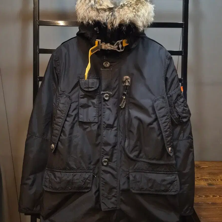 [S] 파라점퍼스 PARAJUMPERS 마스터피스 코요테퍼 덕다운 헤비 파카 블랙 34.9