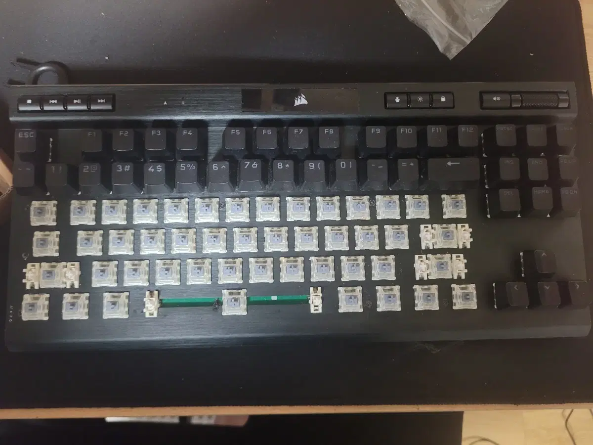 커세어 키보드 k70 텐키리스 챔피언 은축