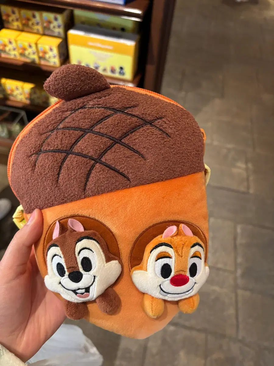 도쿄 디즈니랜드 칩앤데일 도토리 인형 숄더백 가방