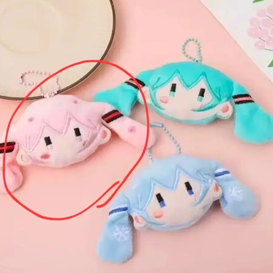 하쿠네 미쿠 핑크색 인형 키링