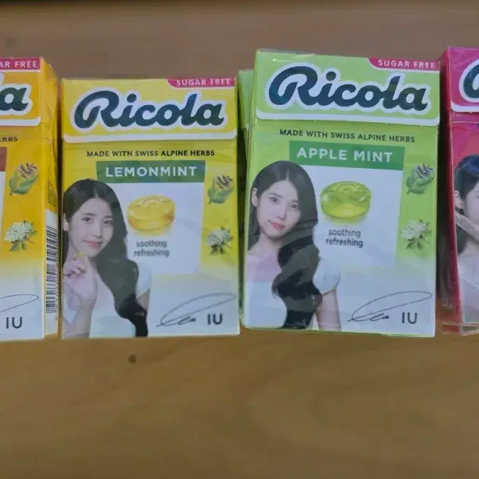 아이유 콜라보 리콜라 4종 세트