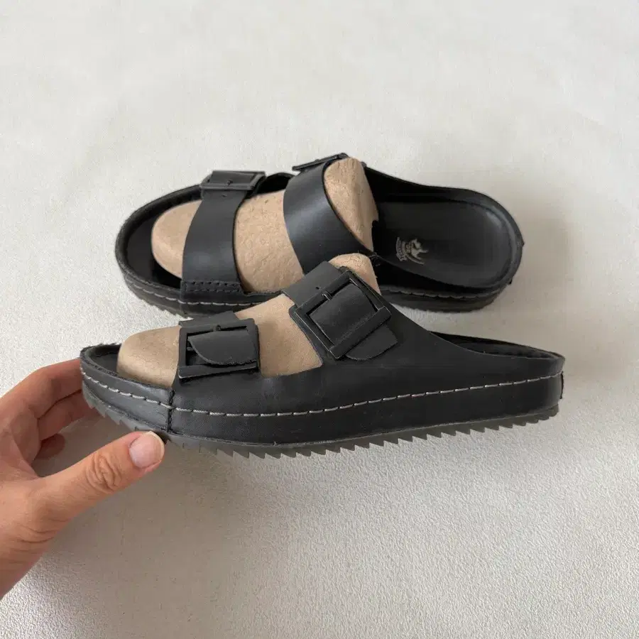 [245]클락스(Clarks) 레더 샌들 뮬