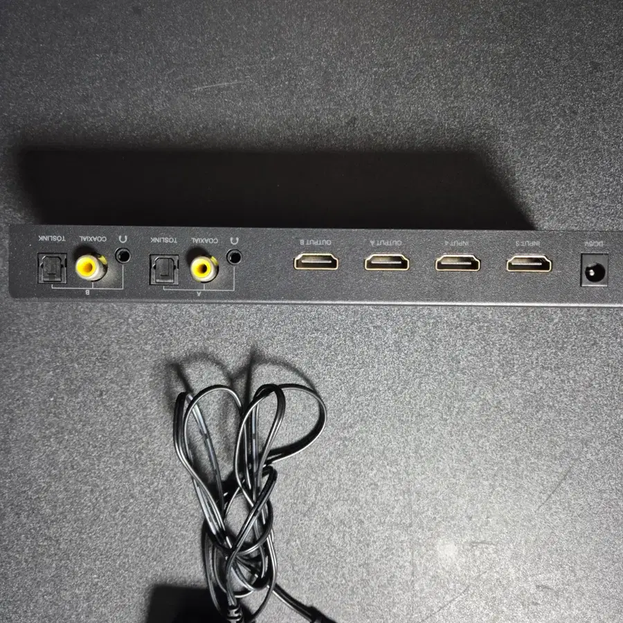 HDMI 매트릭스 입력 4개 출력 2개