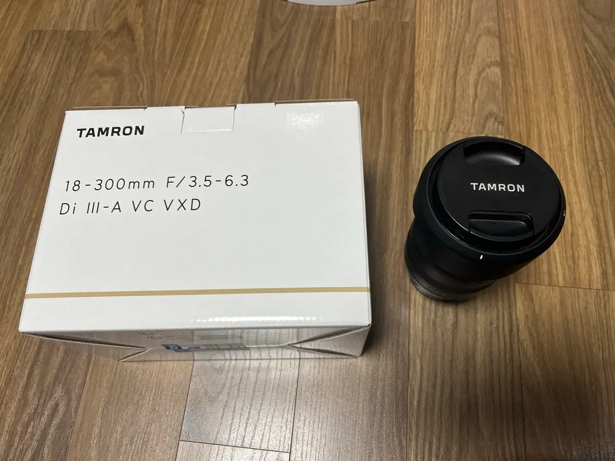 탐론 18-300mm F/3.5-6.3 Di III-A VC VXD 렌즈