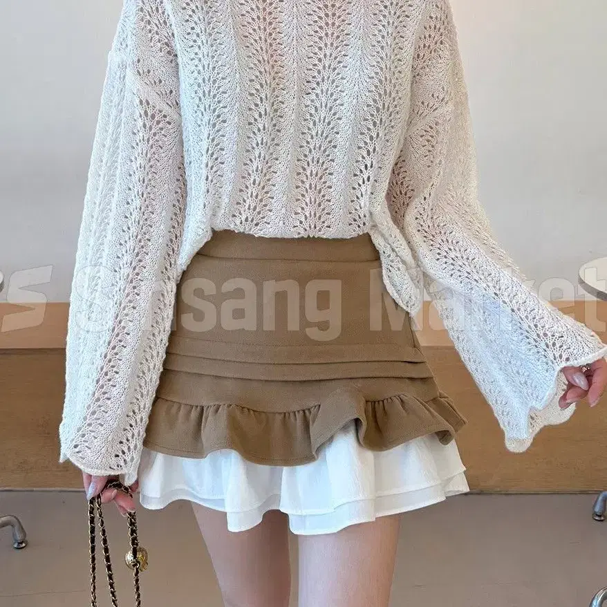 [빠른발송] 에단 스카시 니트 레이어드 루즈핏 크롭 시스루 나팔소매 라운
