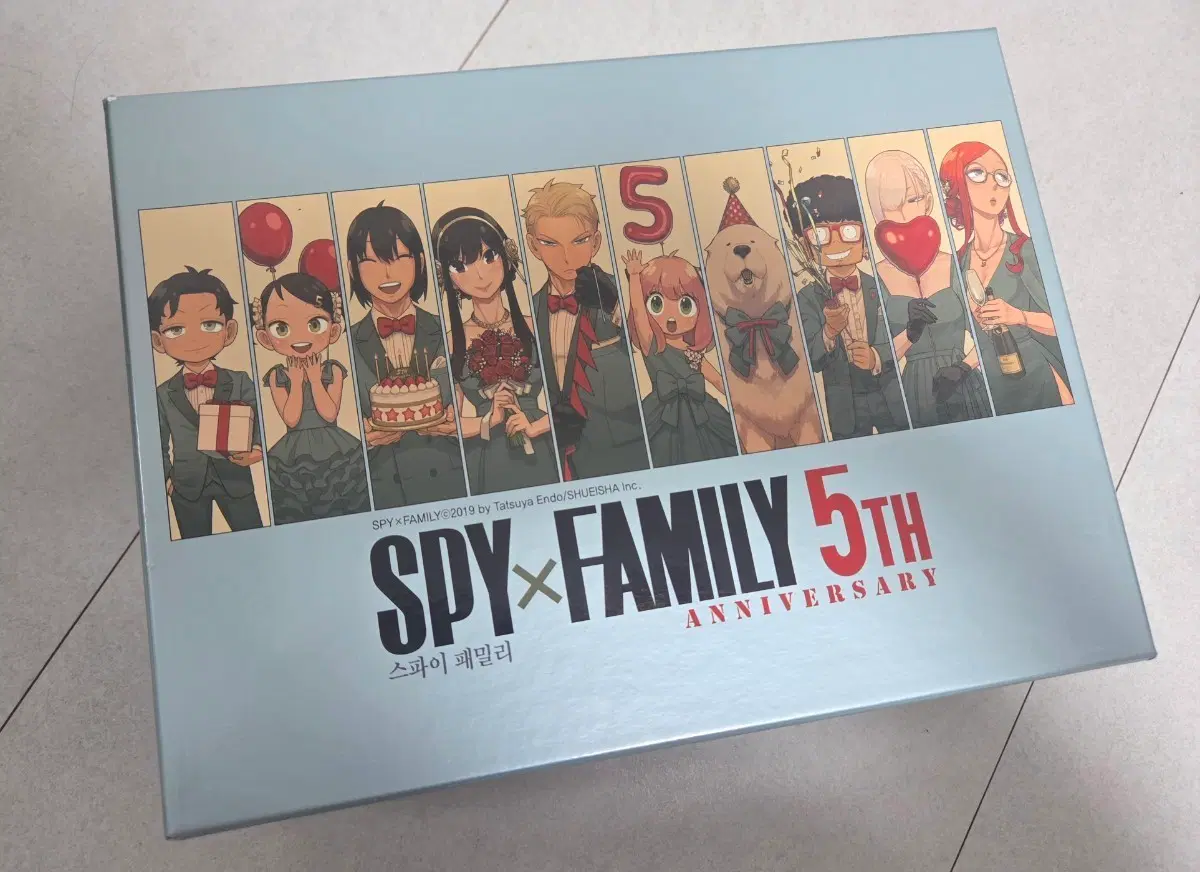 스파이 패밀리 5주년 기념 박스 판매합니다.